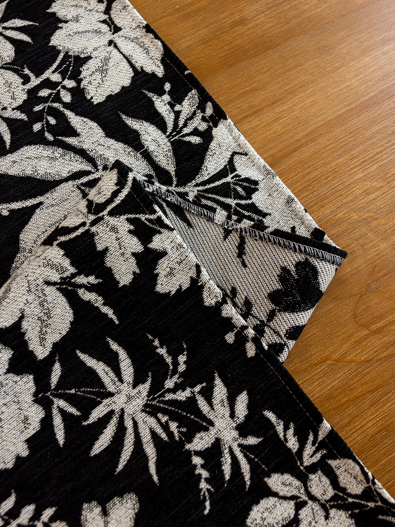 LaLuna Home Full Garden Chenille Jacquard  Tablecloth - Black