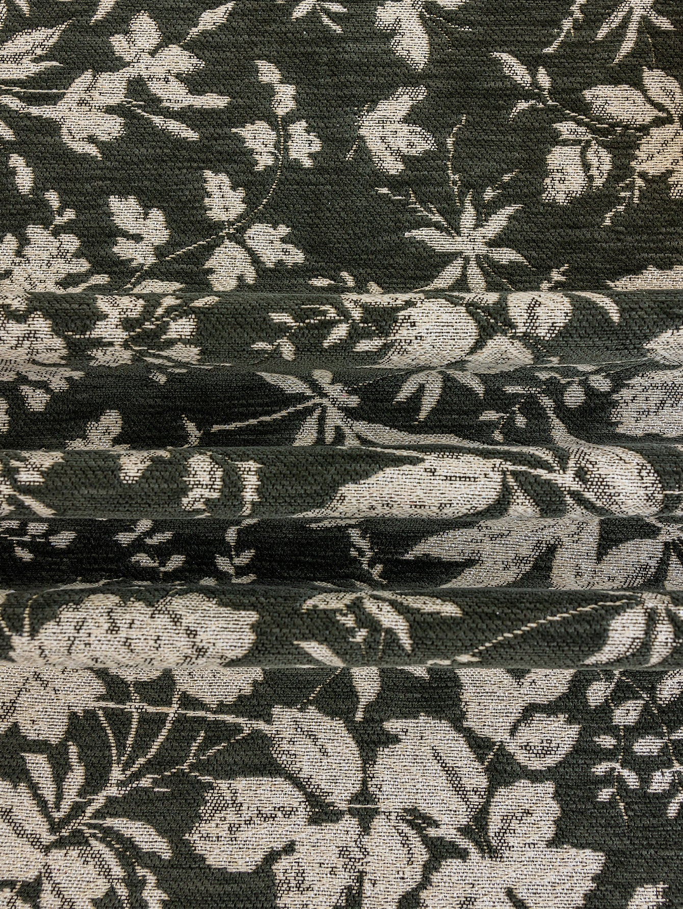 LaLuna Home Full Garden Chenille Jacquard Table Runner - Green
