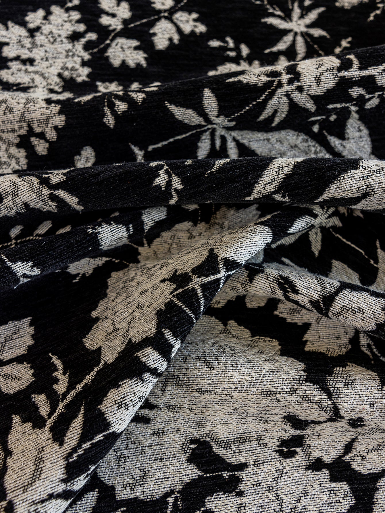 LaLuna Home Full Garden Chenille Jacquard Table Runner - Black