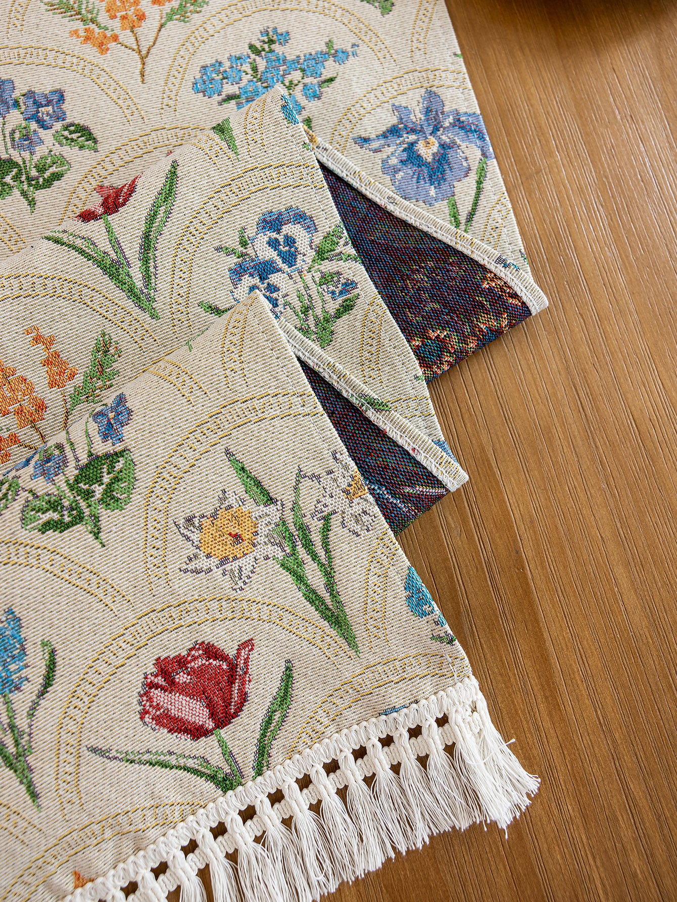 LaLuna Home Thousand Blooms Jacquard Round Table Runner with Tassels - Beige