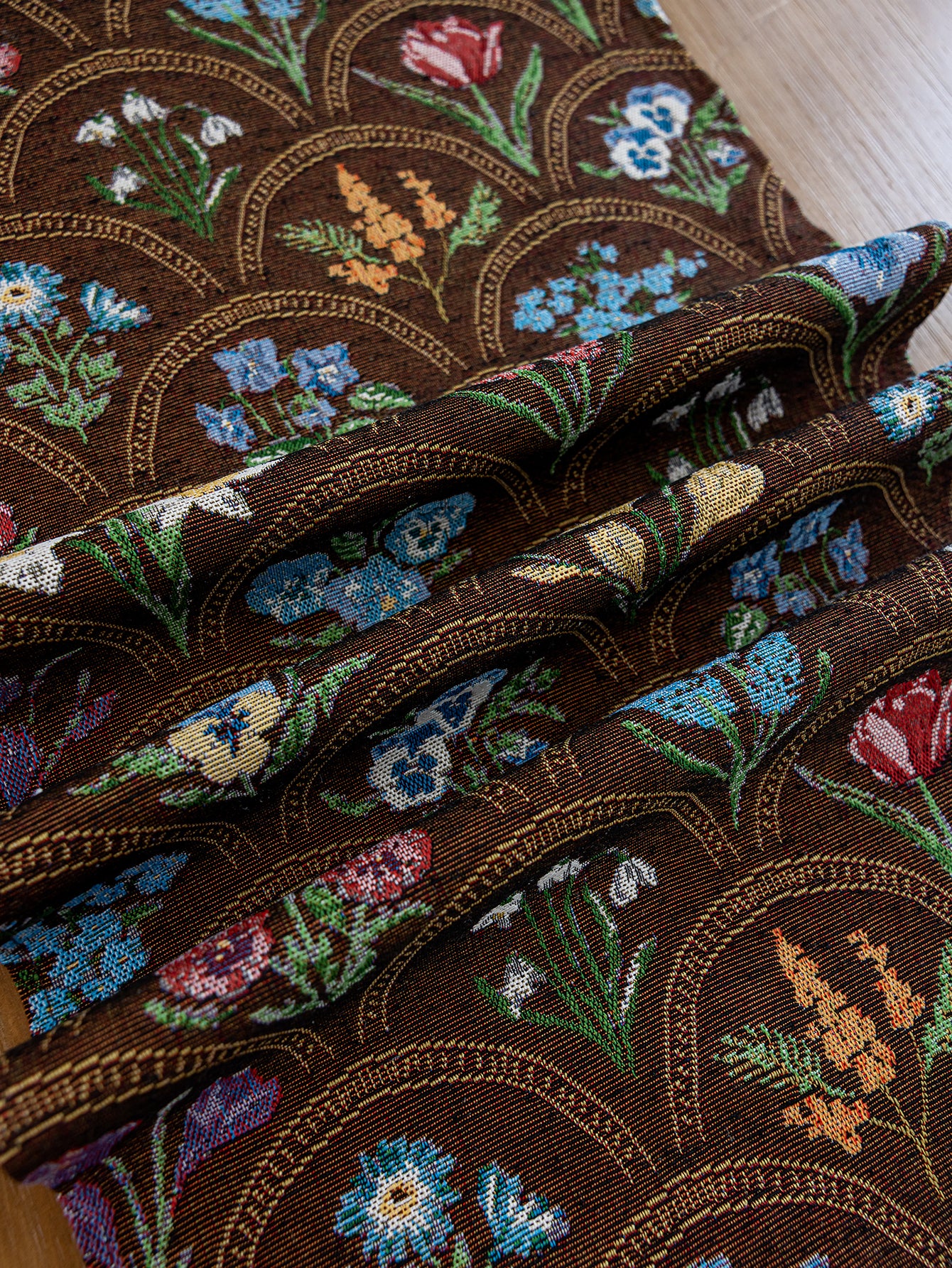LaLuna Home Thousand Blooms Jacquard Table Runner with Tassels - Coffee
