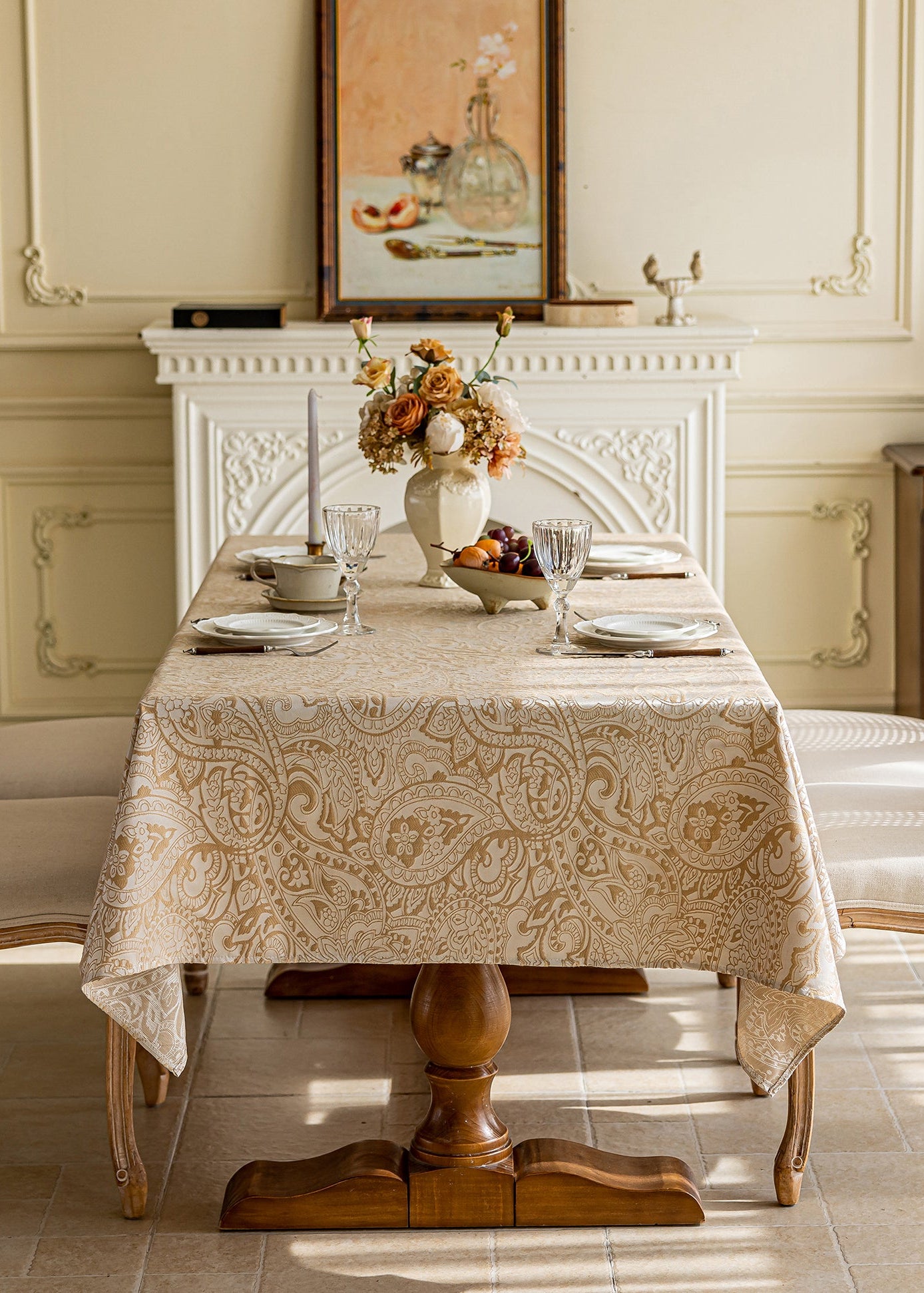 LaLuna Home Pearlescent  Jacquard  Tablecloth  - Beige