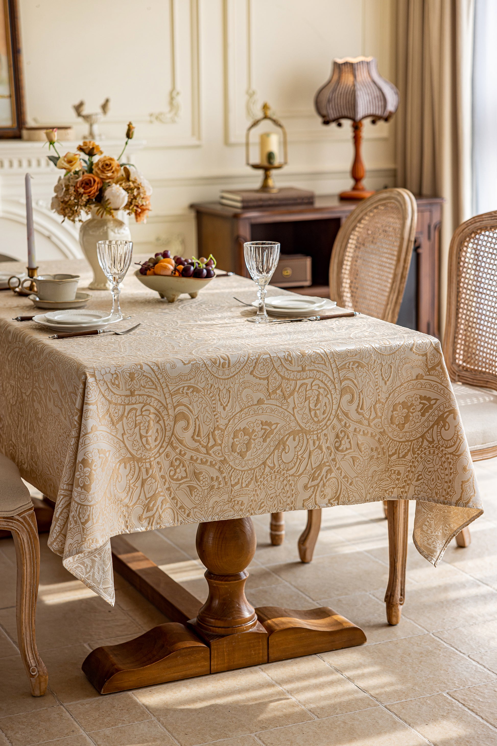 LaLuna Home Pearlescent  Jacquard  Tablecloth  - Beige