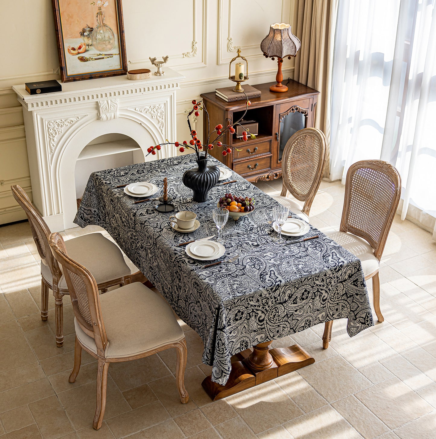 LaLuna Home Pearlescent  Jacquard  Tablecloth  - Black