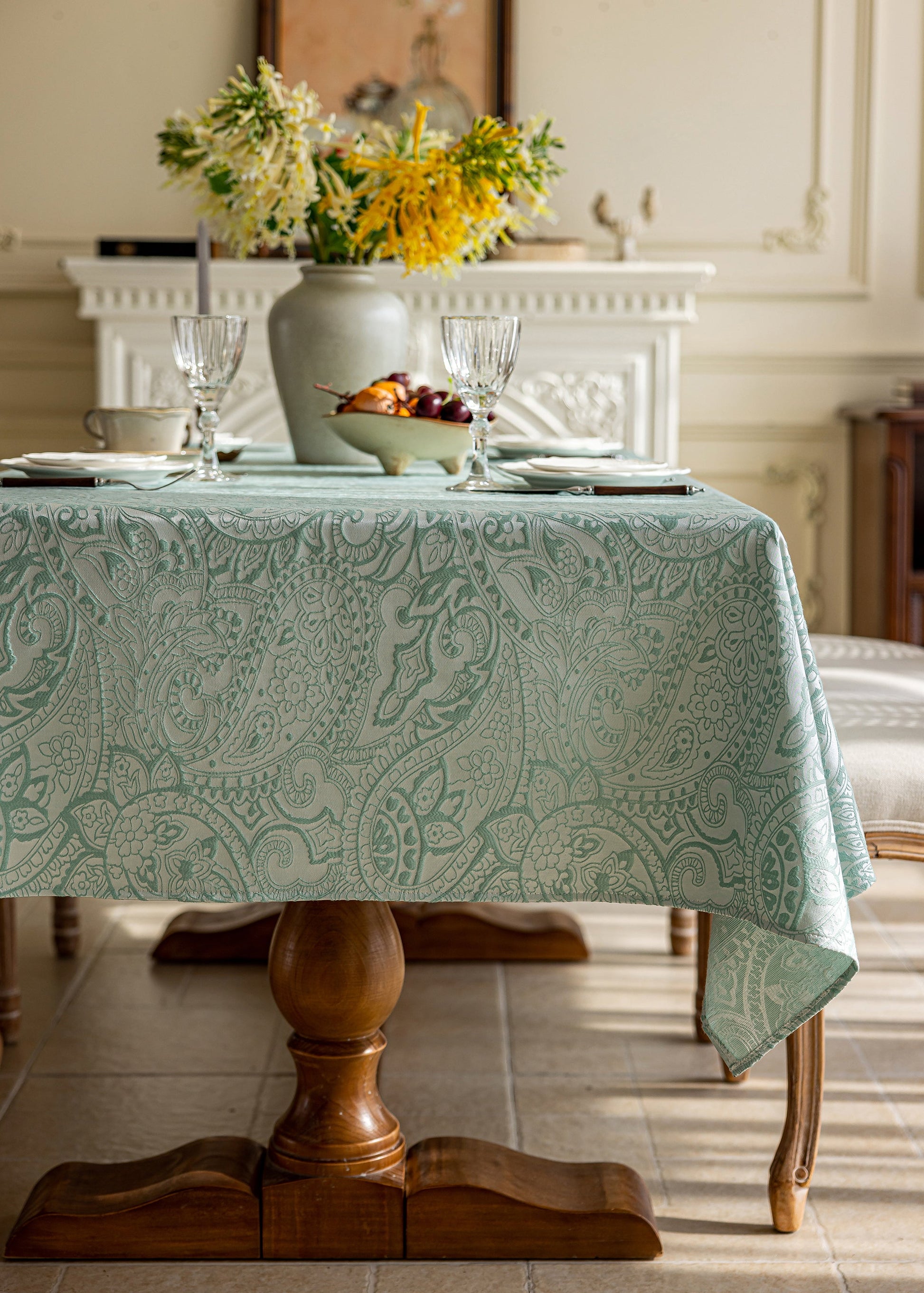 LaLuna Home Pearlescent  Jacquard  Tablecloth  - Green