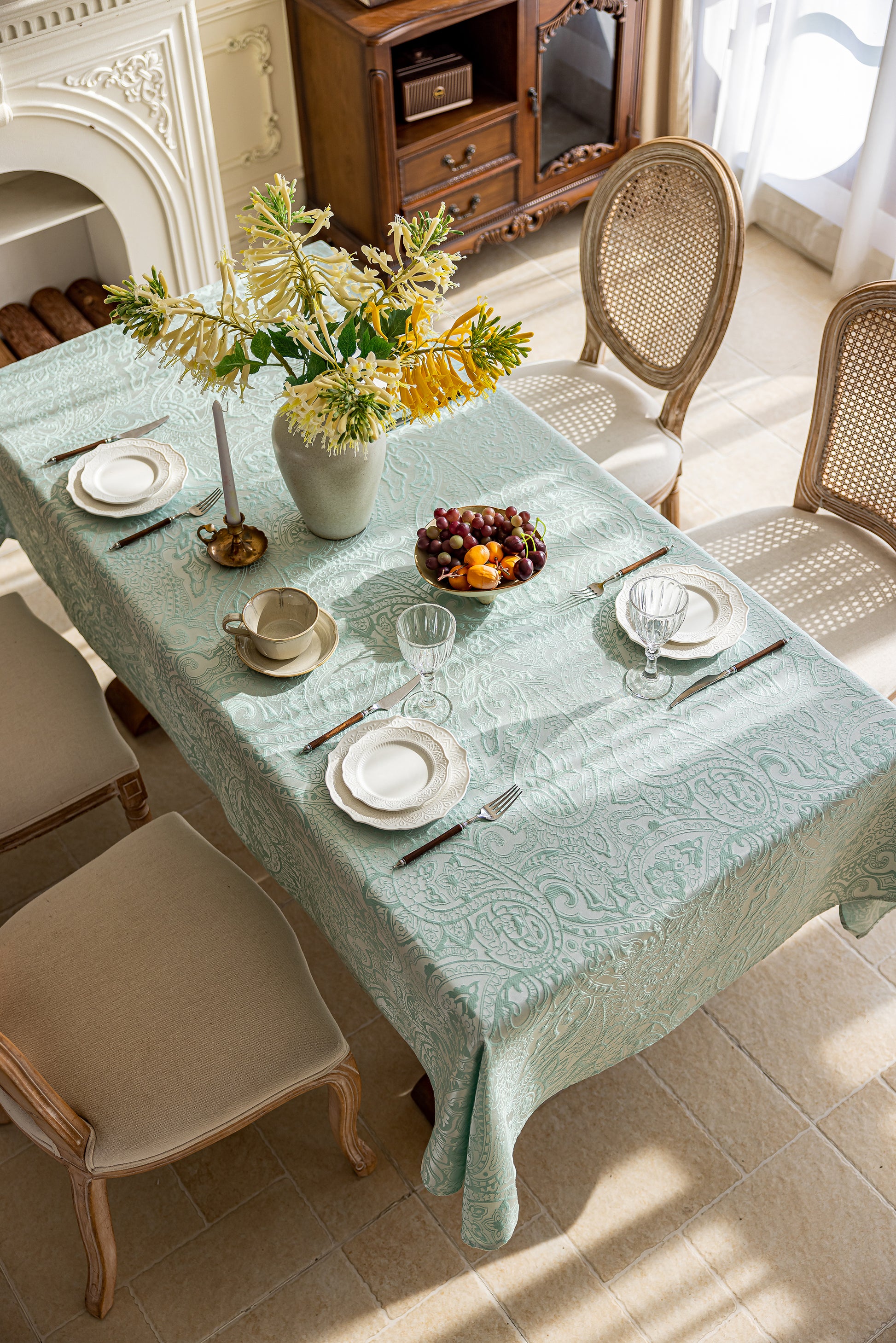 LaLuna Home Pearlescent  Jacquard  Tablecloth  - Green
