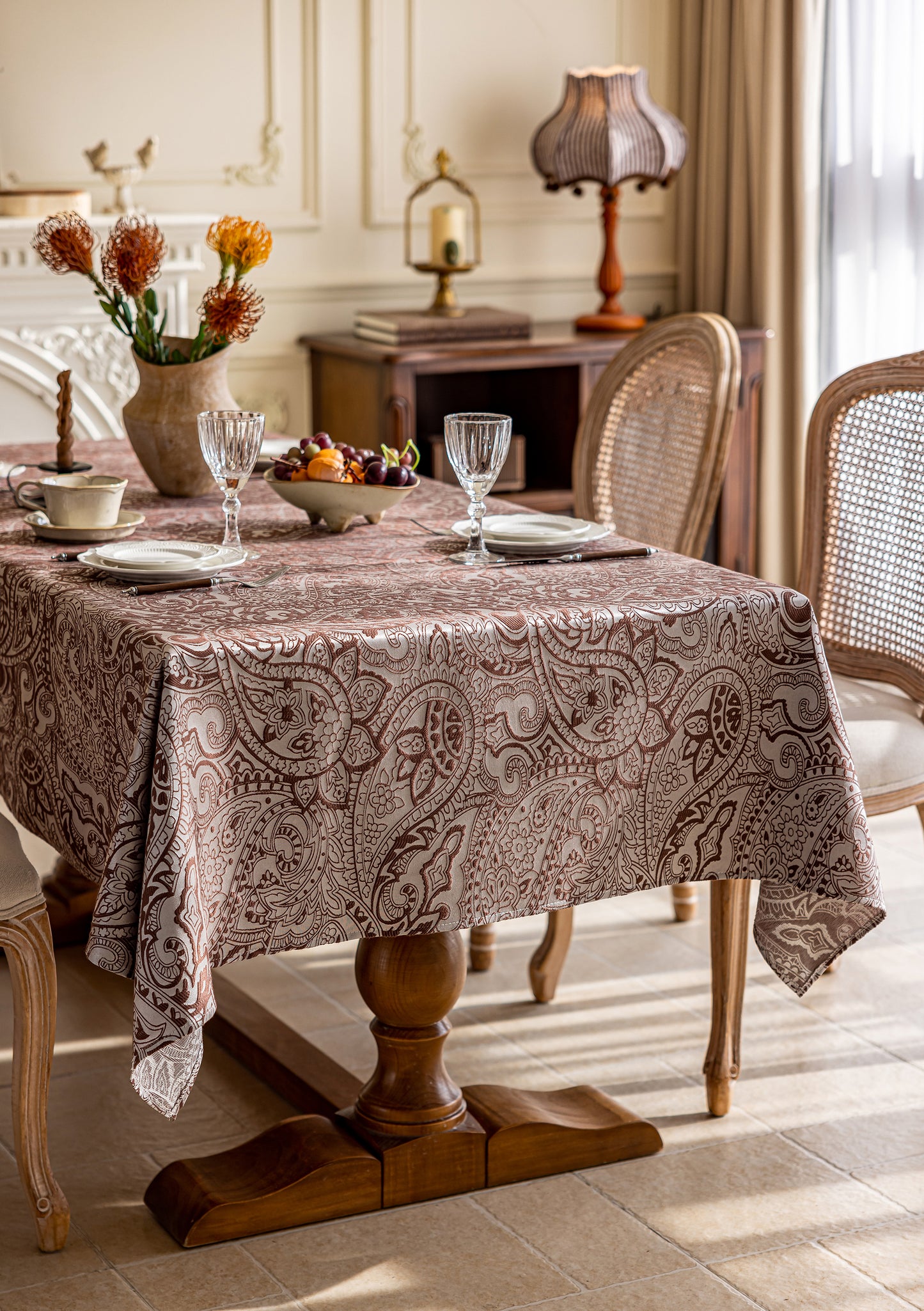 LaLuna Home Pearlescent  Jacquard  Tablecloth  -Coffee