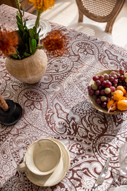 LaLuna Home Pearlescent  Jacquard  Tablecloth  -Coffee