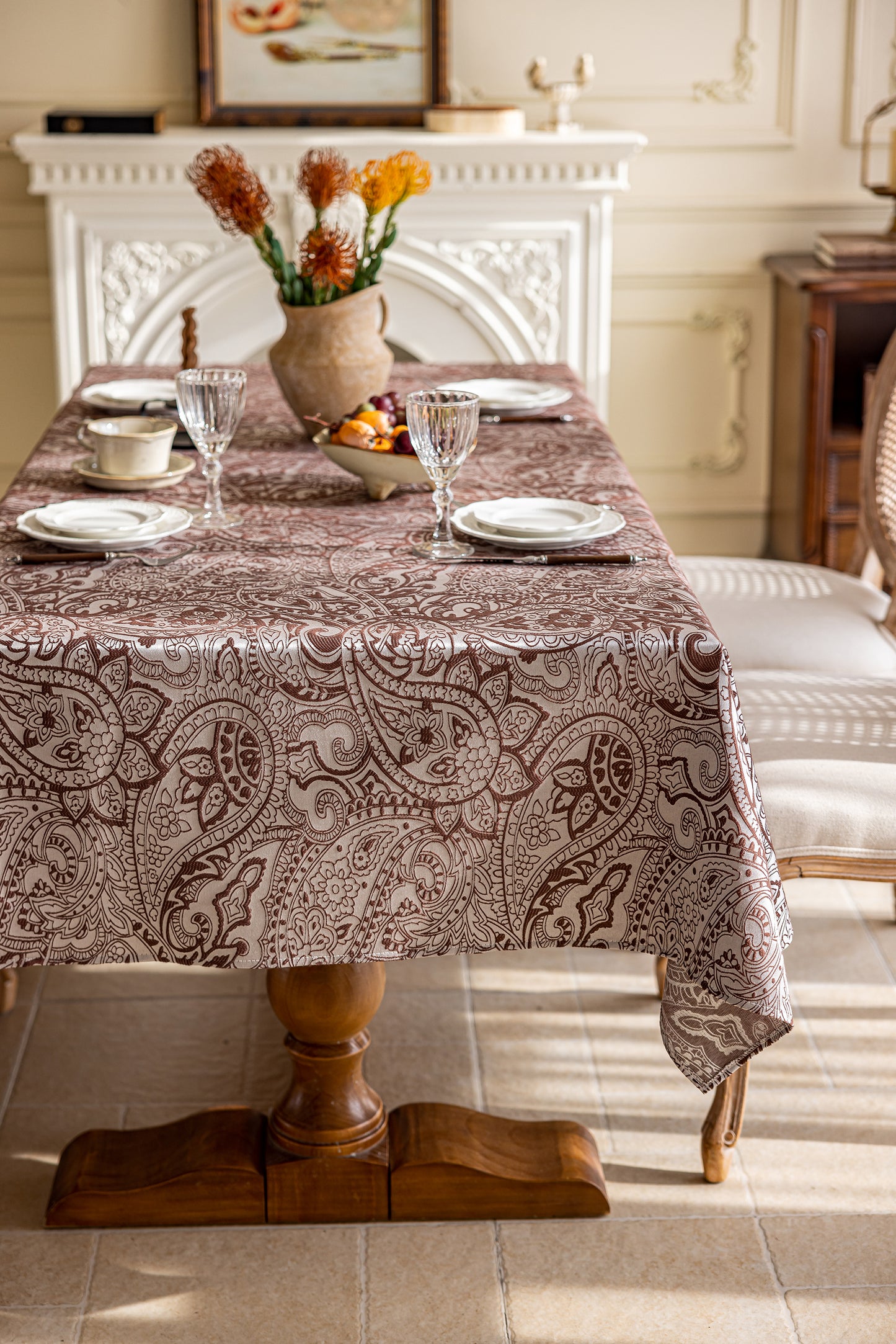 LaLuna Home Pearlescent  Jacquard  Tablecloth  -Coffee