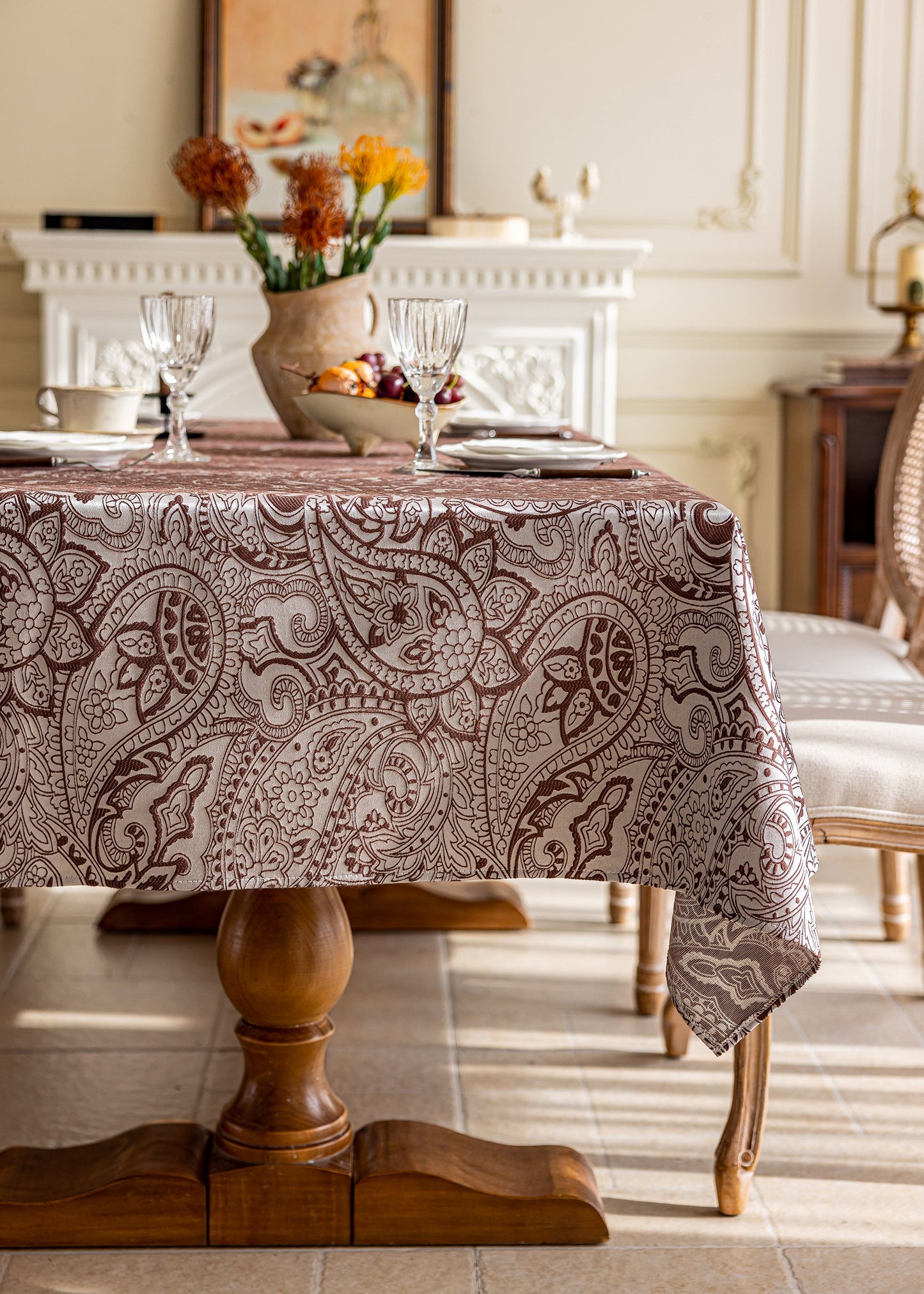 LaLuna Home Pearlescent  Jacquard  Tablecloth  -Coffee