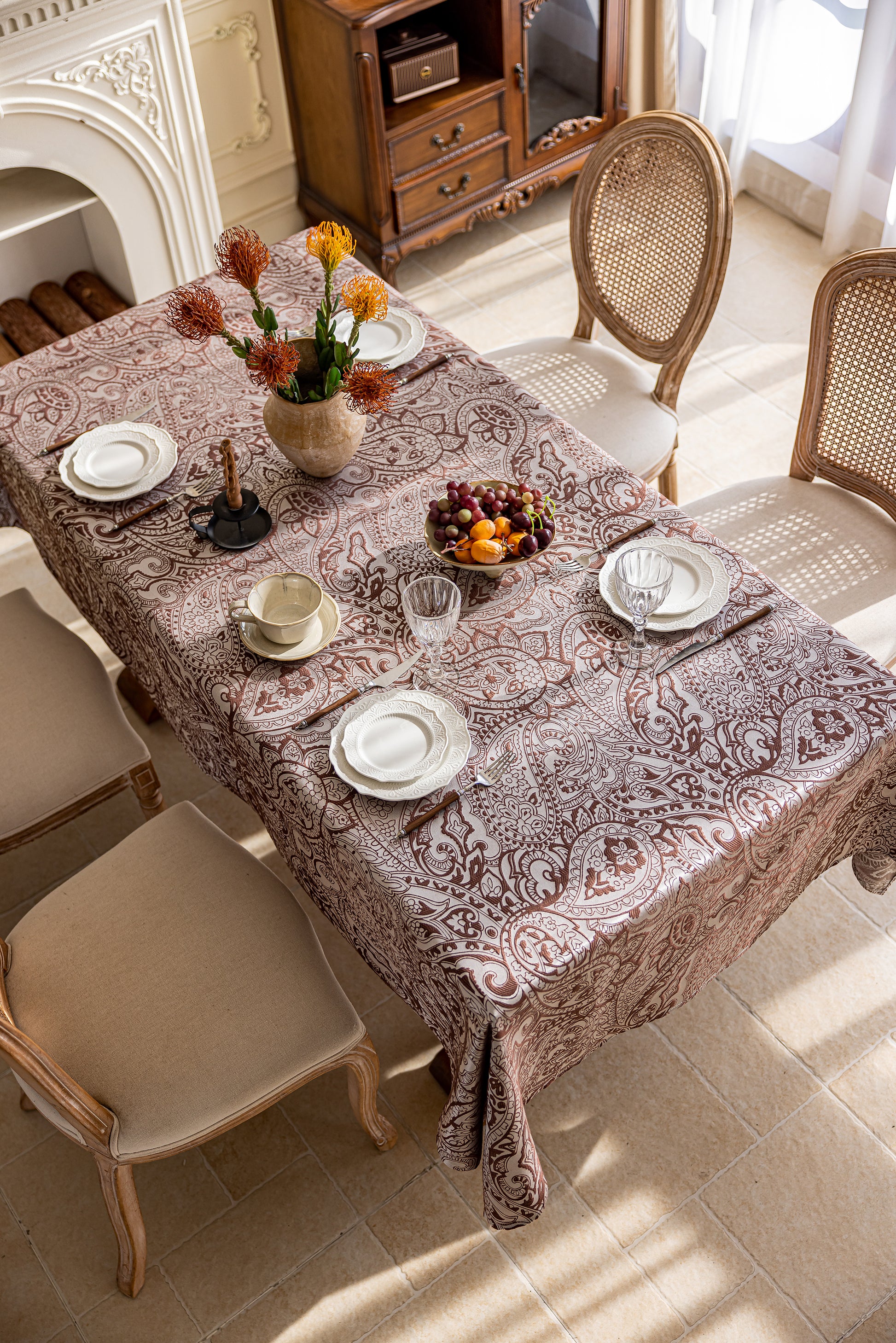 LaLuna Home Pearlescent  Jacquard  Tablecloth  -Coffee