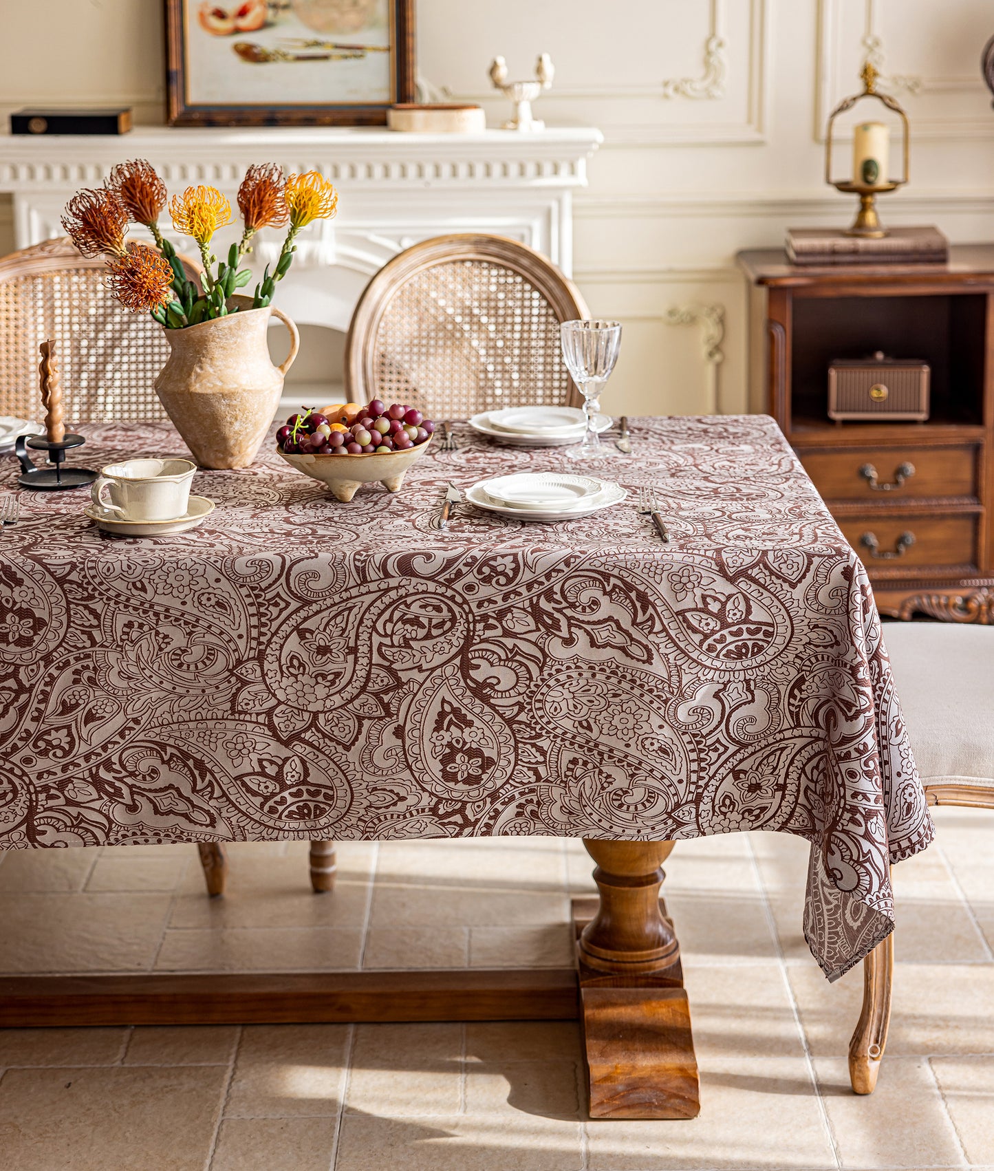 LaLuna Home Pearlescent  Jacquard  Tablecloth  -Coffee