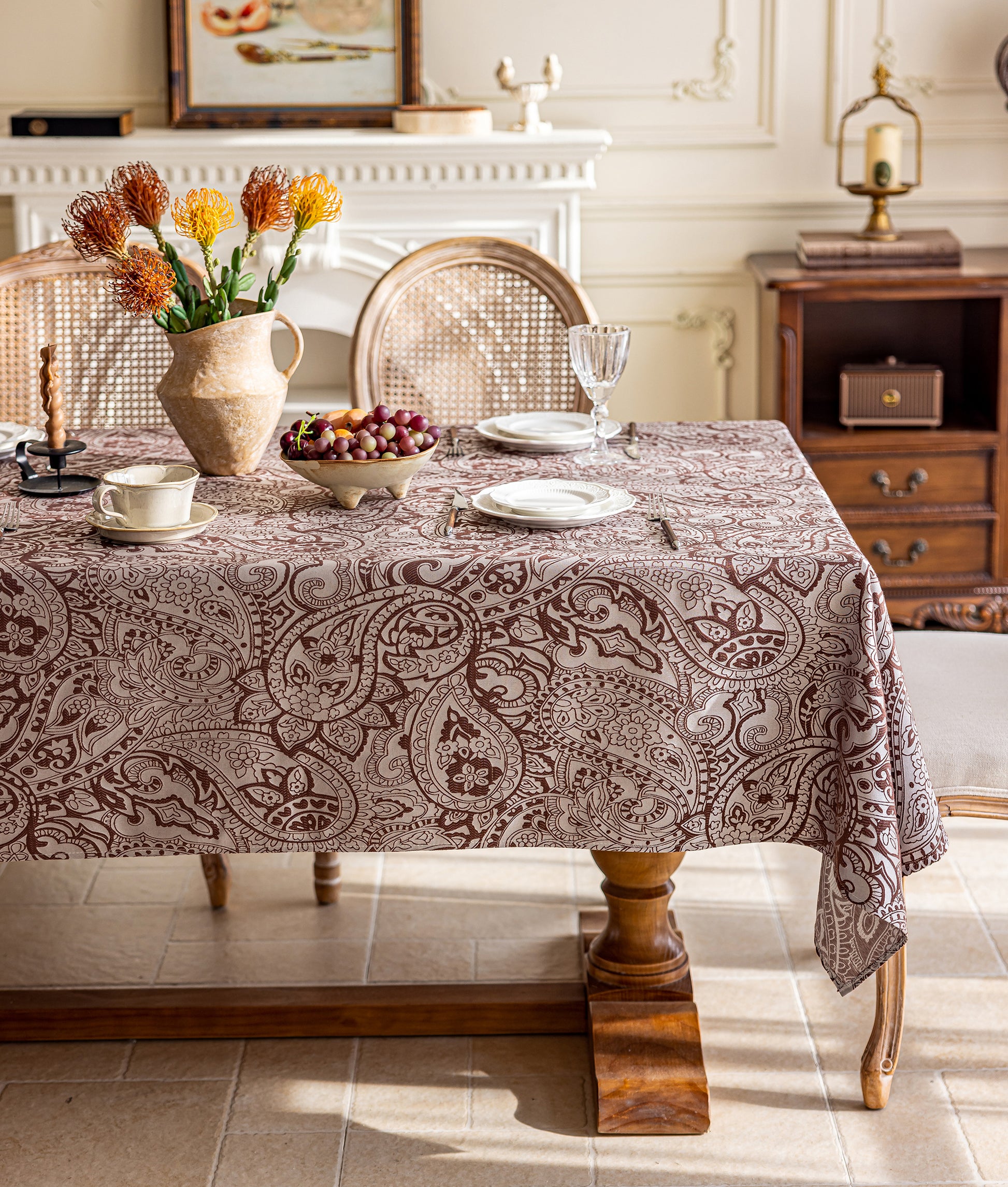 LaLuna Home Pearlescent  Jacquard  Tablecloth  -Coffee