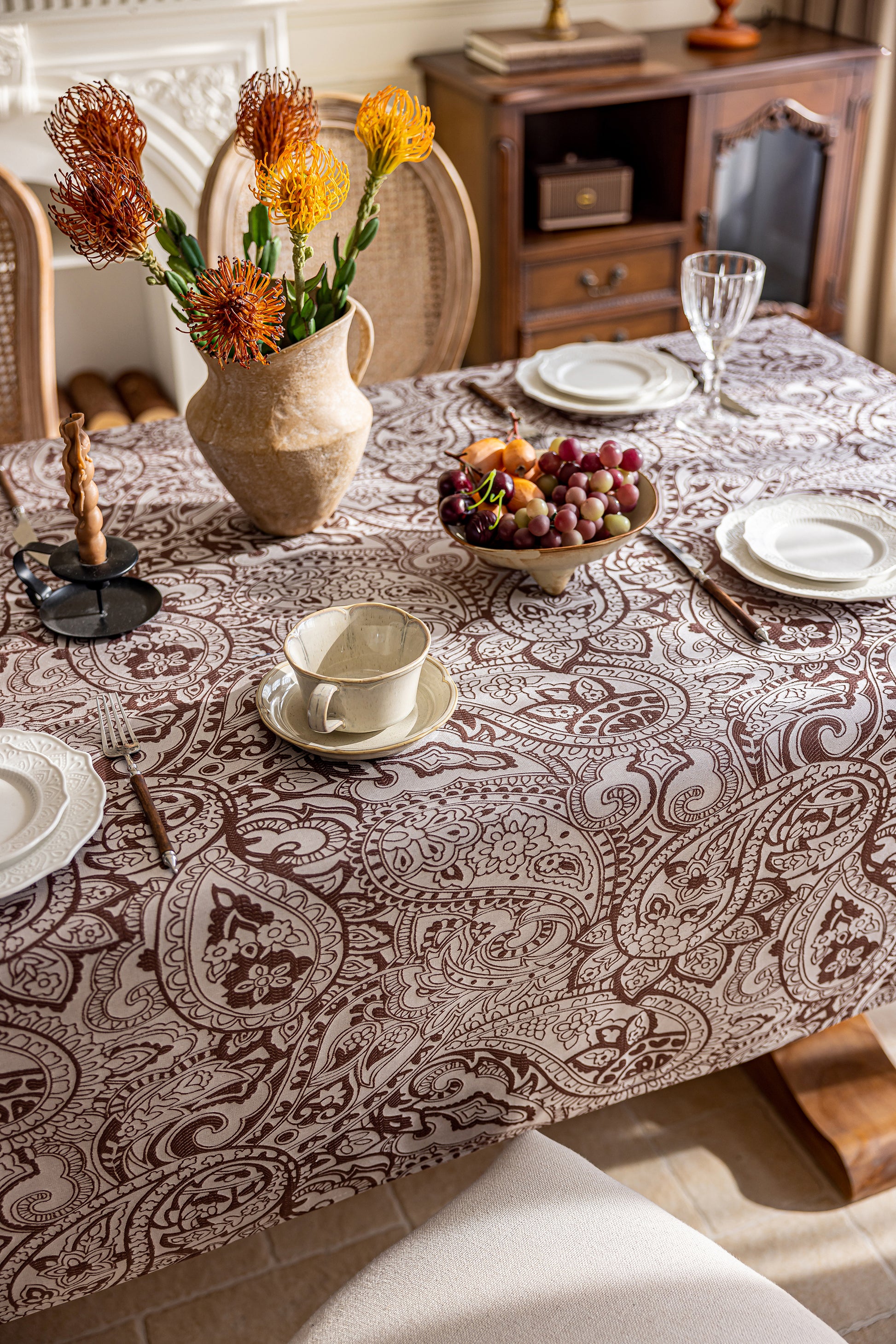 LaLuna Home Pearlescent  Jacquard  Tablecloth  -Coffee