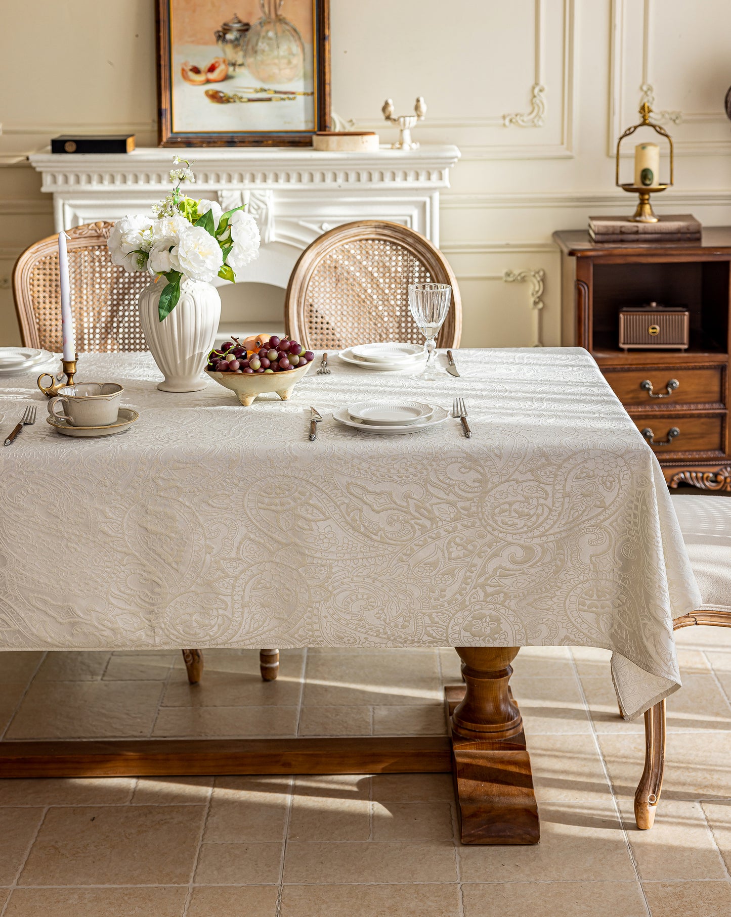 LaLuna Home Pearlescent  Jacquard  Tablecloth  - Ivory