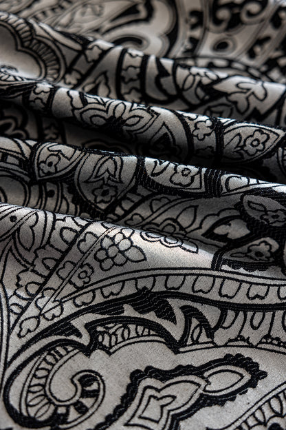 LaLuna Home Pearlescent  Jacquard  Tablecloth  - Black