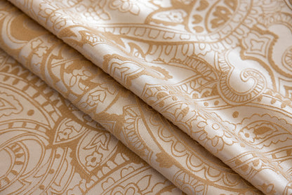 LaLuna Home Pearlescent  Jacquard  Tablecloth  - Beige