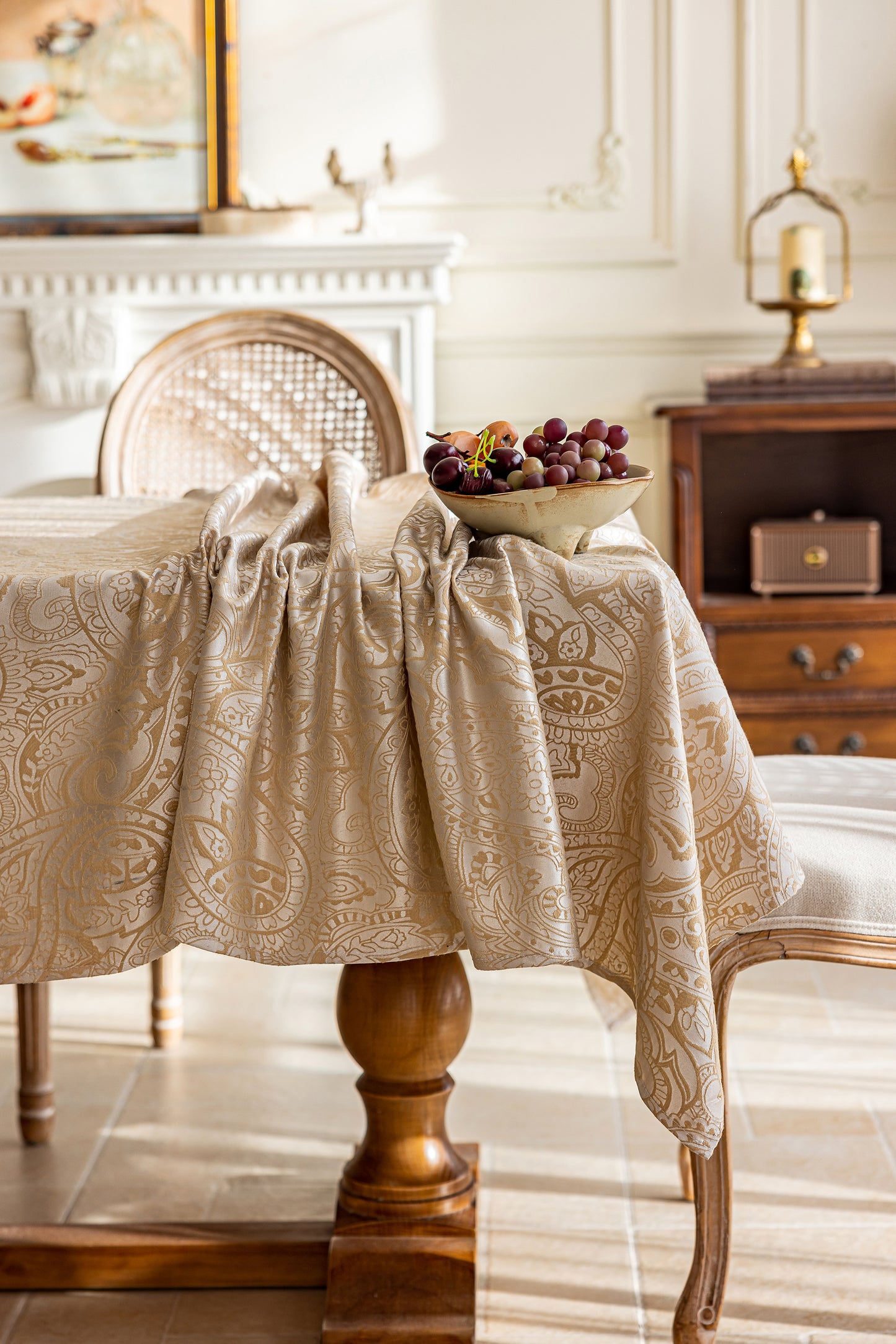 LaLuna Home Pearlescent  Jacquard  Tablecloth  - Beige