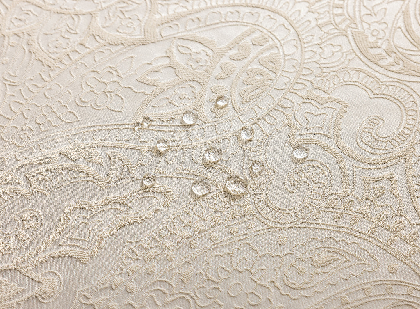 LaLuna Home Pearlescent  Jacquard  Tablecloth  - Ivory