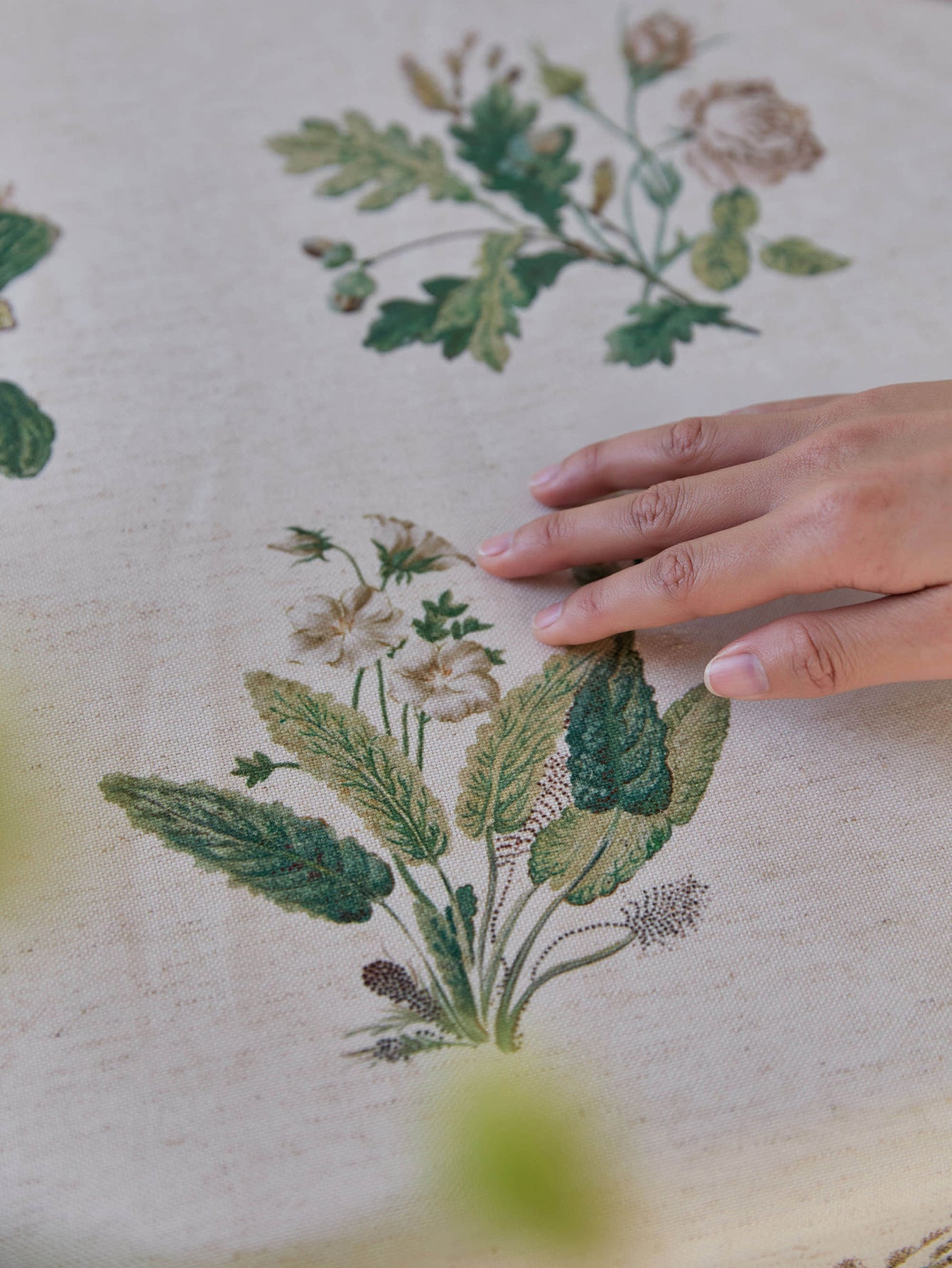 Chinoiserie Green Verse Pattern Round Ruffle Tablecloth