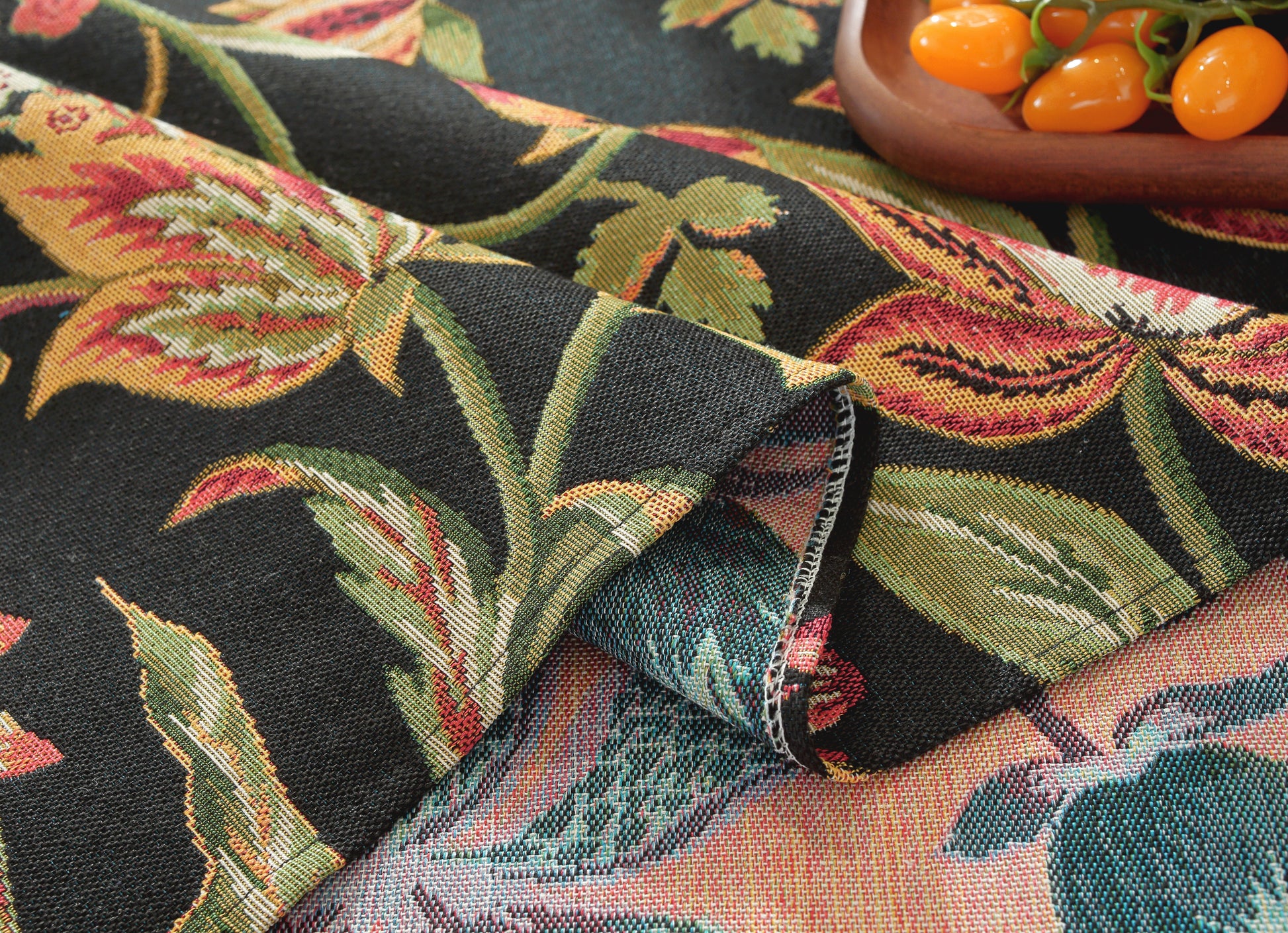 LaLuna Home Chunjiang Town Jacquard  Tablecloth - Dark Night