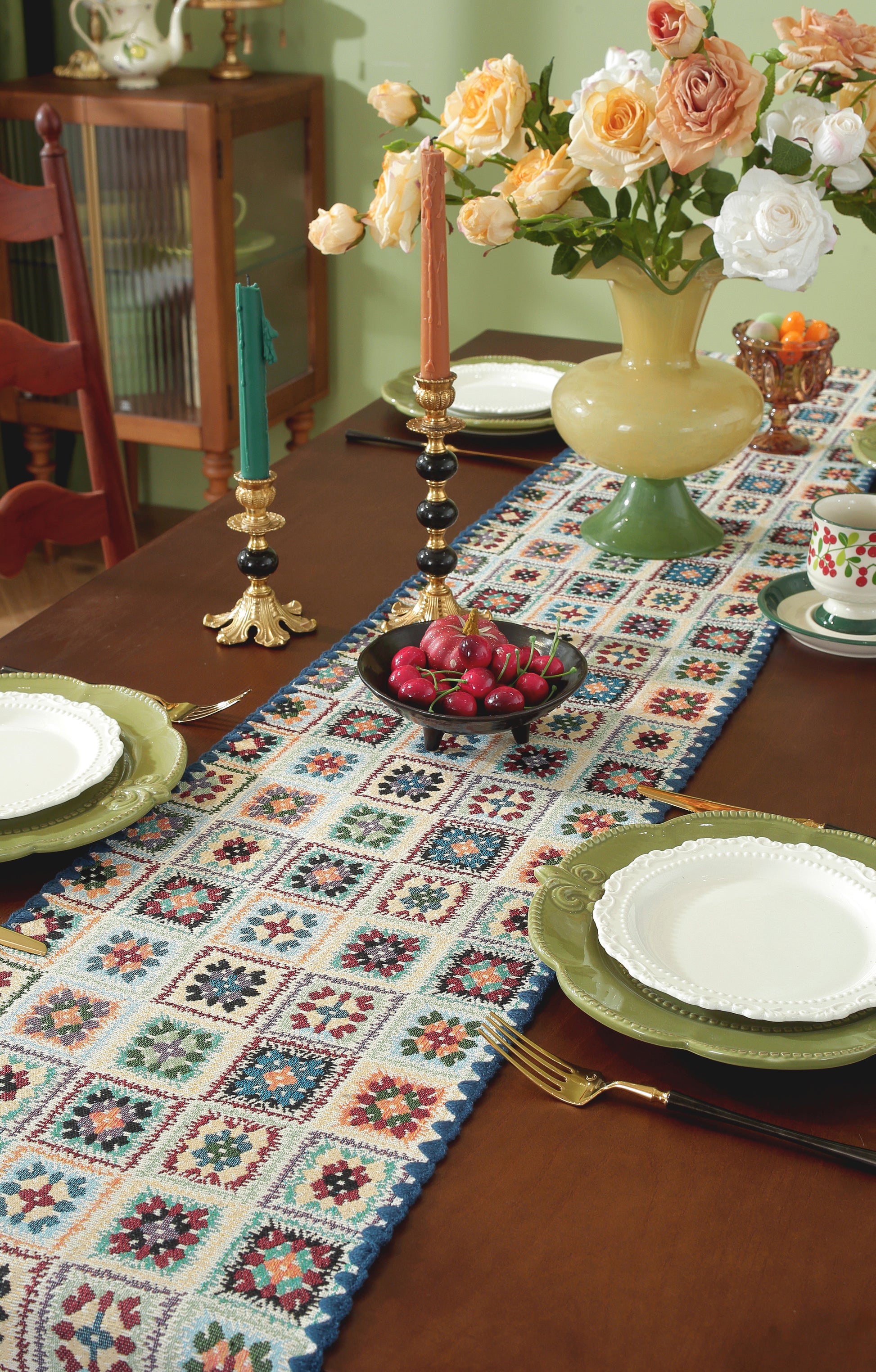 LaLuna Home Chunjiang Town Floral Jacquard Table Runner with Shell Trim - Blue Crochet Pattern 35*160cm / 14*63in