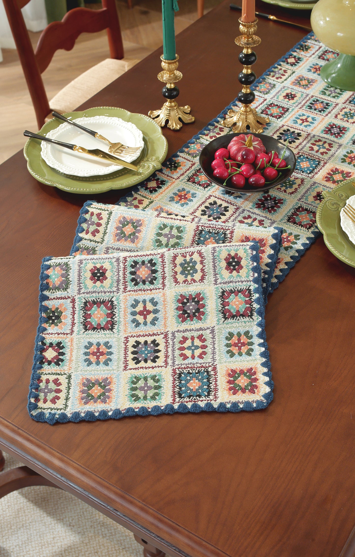 LaLuna Home Chunjiang Town Floral Jacquard Table Runner with Shell Trim - Blue Crochet Pattern 35*350cm / 14*138in