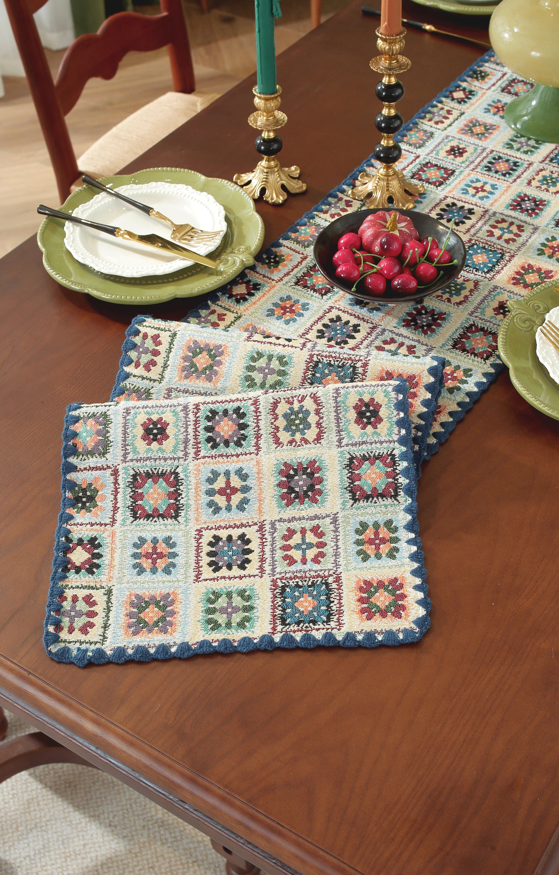 LaLuna Home Chunjiang Town Floral Jacquard Table Runner with Shell Trim - Blue Crochet Pattern 35*350cm / 14*138in
