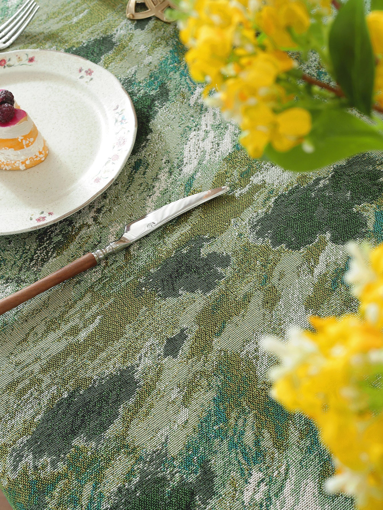 LaLuna Home Vintage Green Prairie Nature Abstract Jacquard Tablecloth