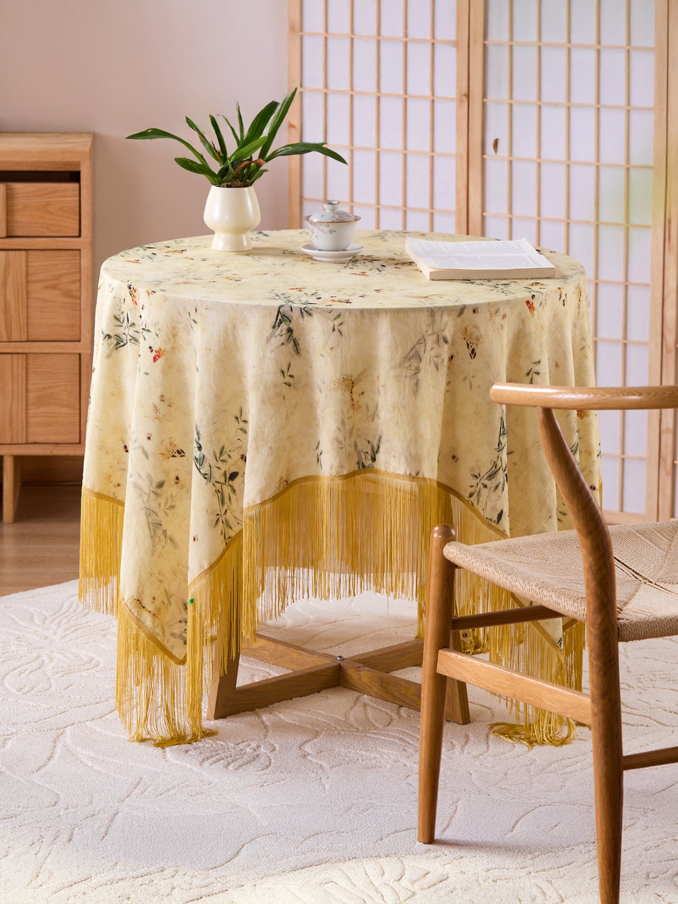 Chinoiserie Summer Courtyard Tablecloth with Tassel Trim